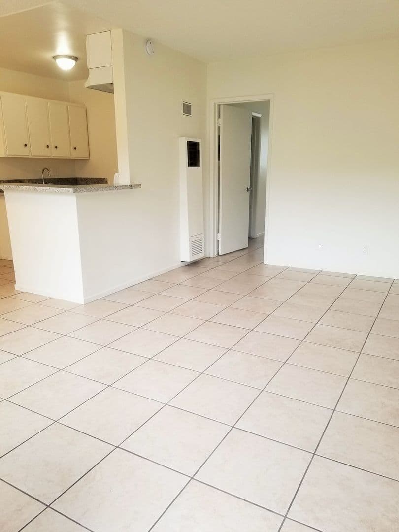 Anaheim Apartment: 2109 E Westport Dr
