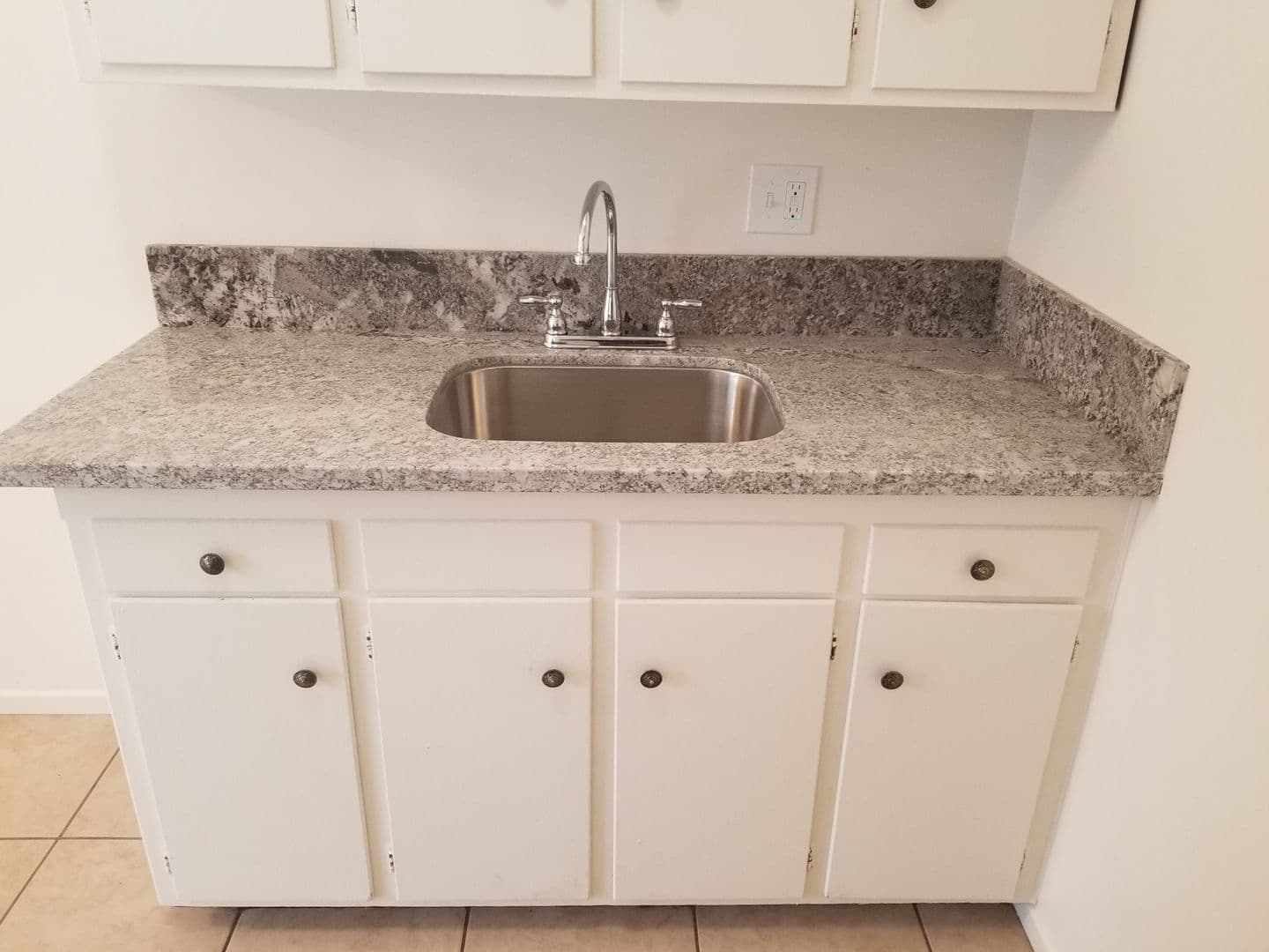 Anaheim Apartment: 2109 E Westport Dr
