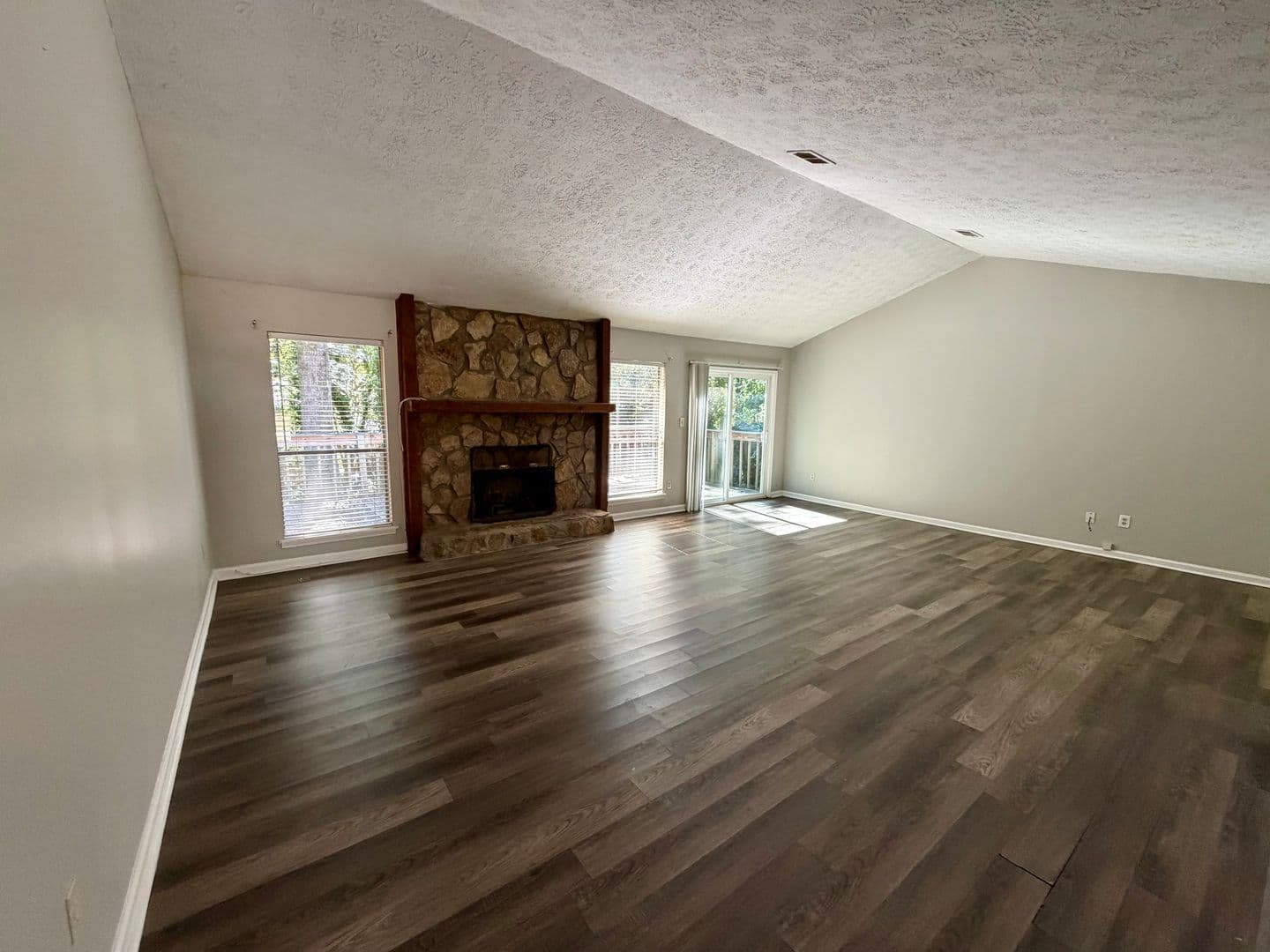 Stockbridge House: 1541 Flat Rock Rd