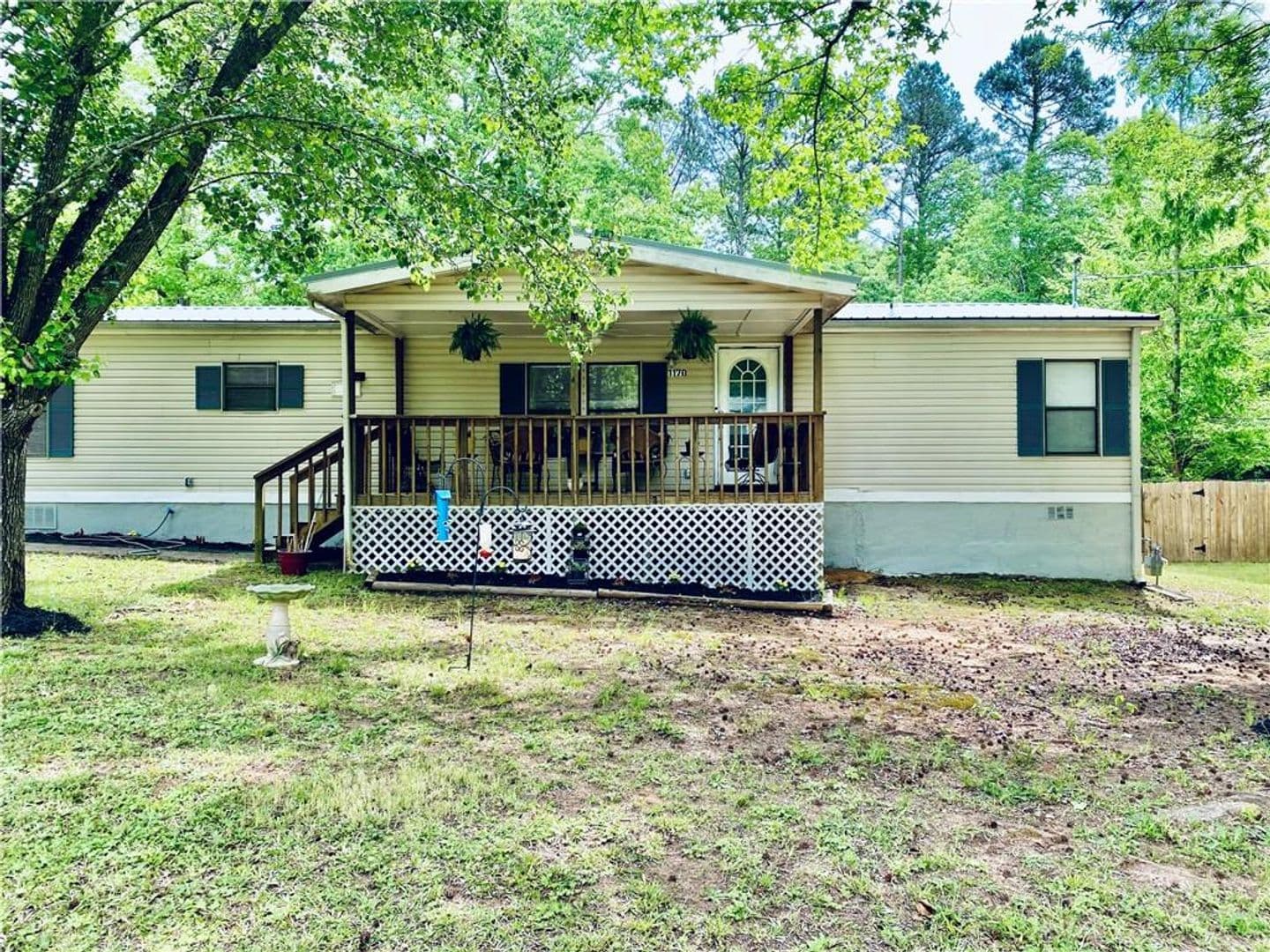 Hampton House: 1170 Steele Drive
