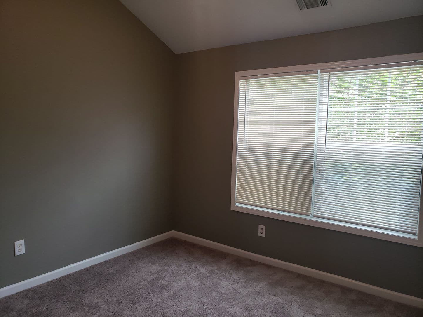 Kennesaw Townhome: 2125 Goldwaite Ct NW #10