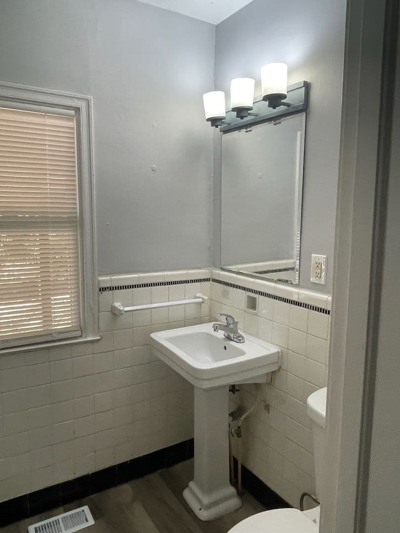 Atlanta House: 1243 Westridge Road