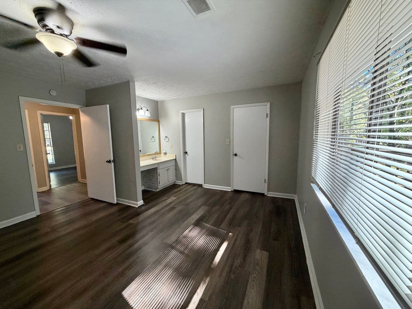 Stockbridge House: 1541 Flat Rock Rd