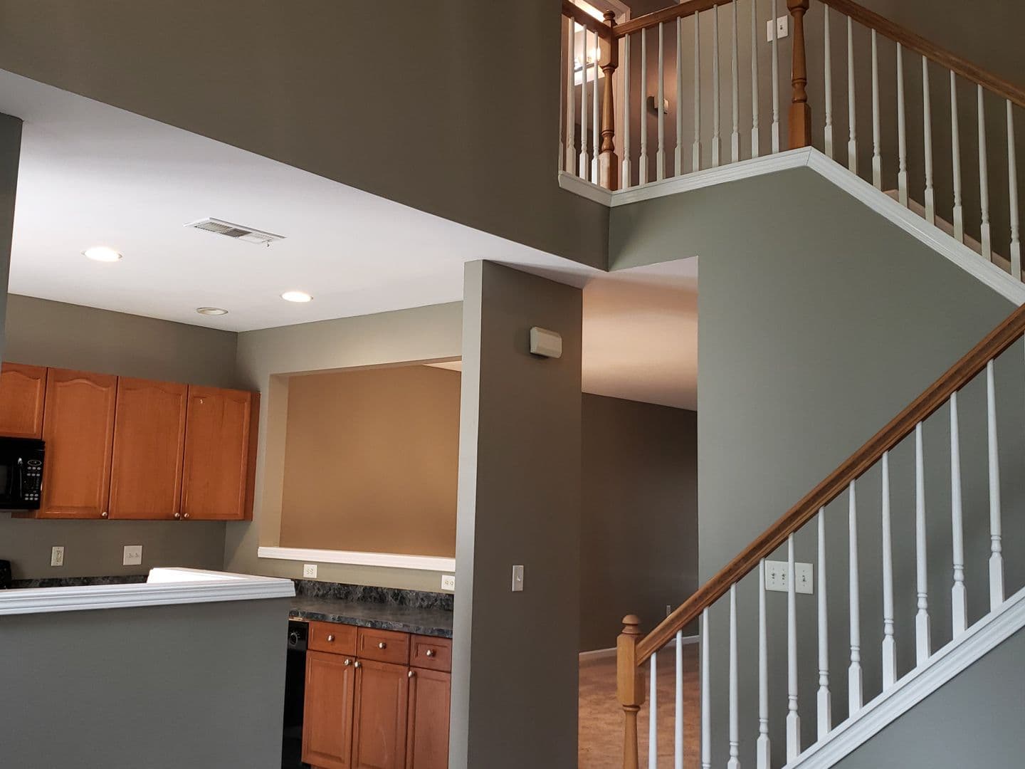 Kennesaw Townhome: 2125 Goldwaite Ct NW #10