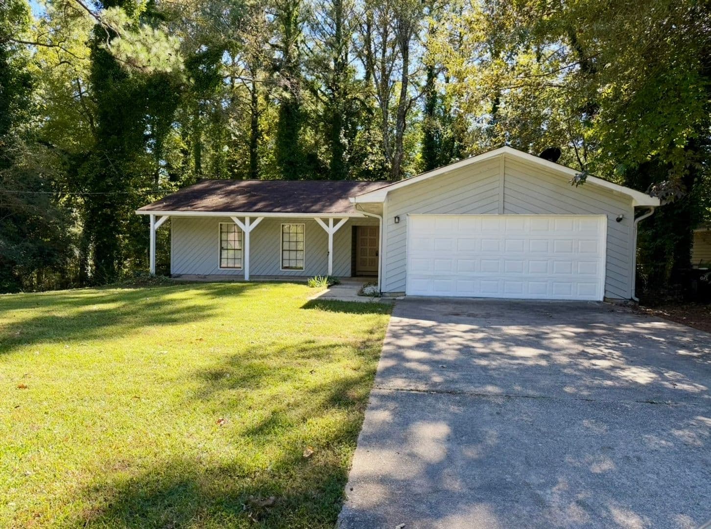Stockbridge House: 1541 Flat Rock Rd