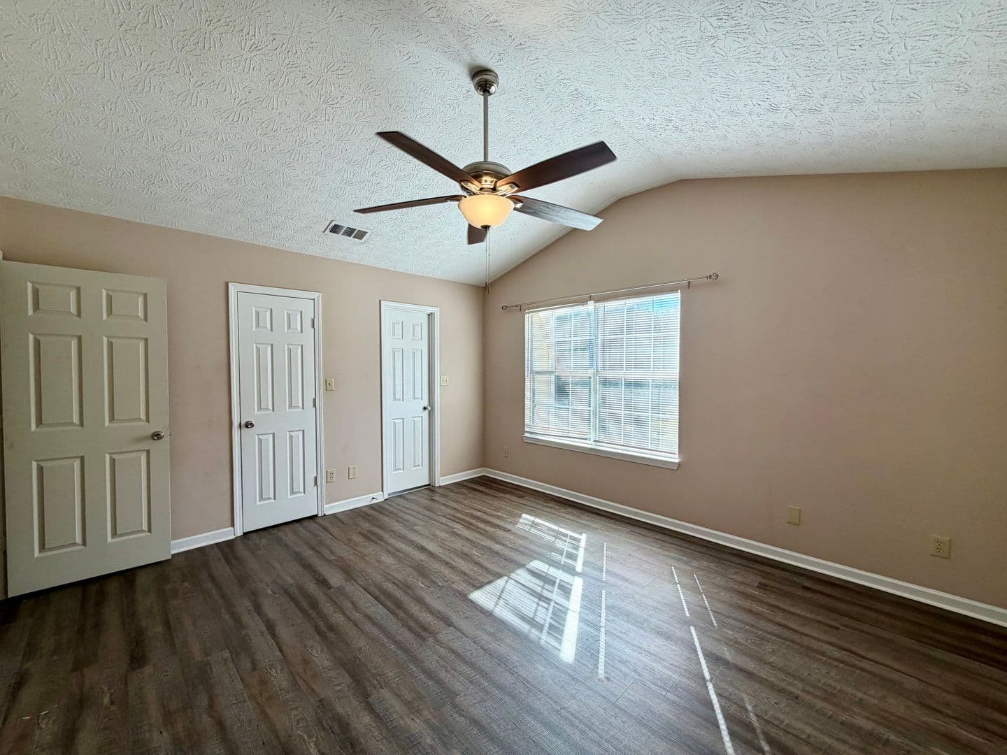 McDonough House: 307 Mill Glen Court