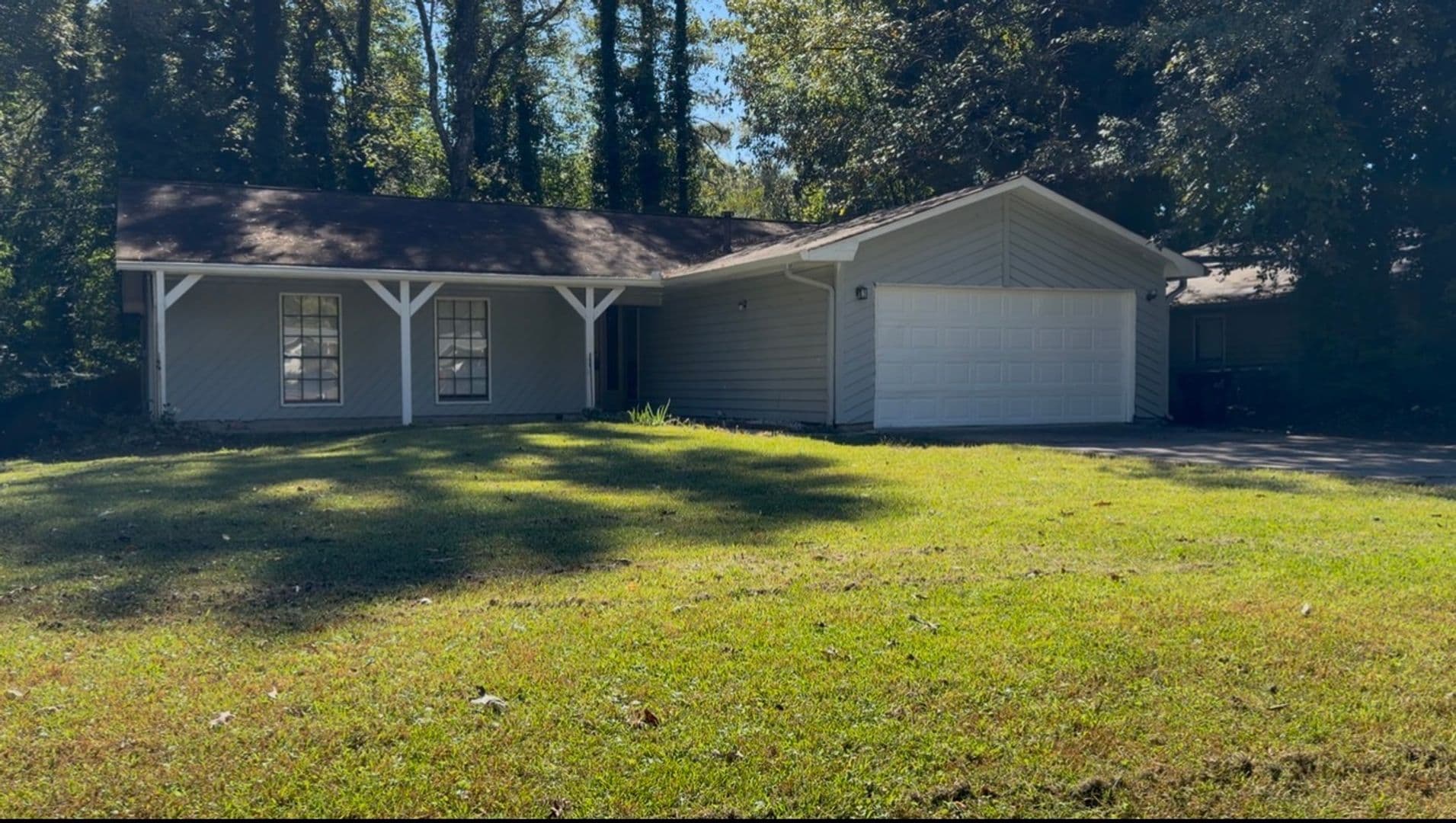 Stockbridge House: 1541 Flat Rock Rd
