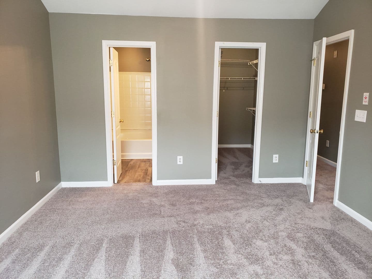 Kennesaw Townhome: 2125 Goldwaite Ct NW #10