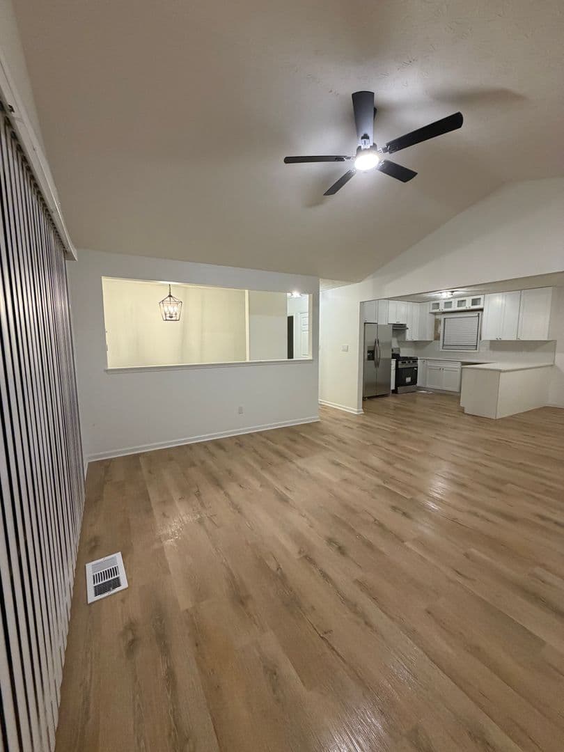 Stockbridge House: 250 Northbridge Drive