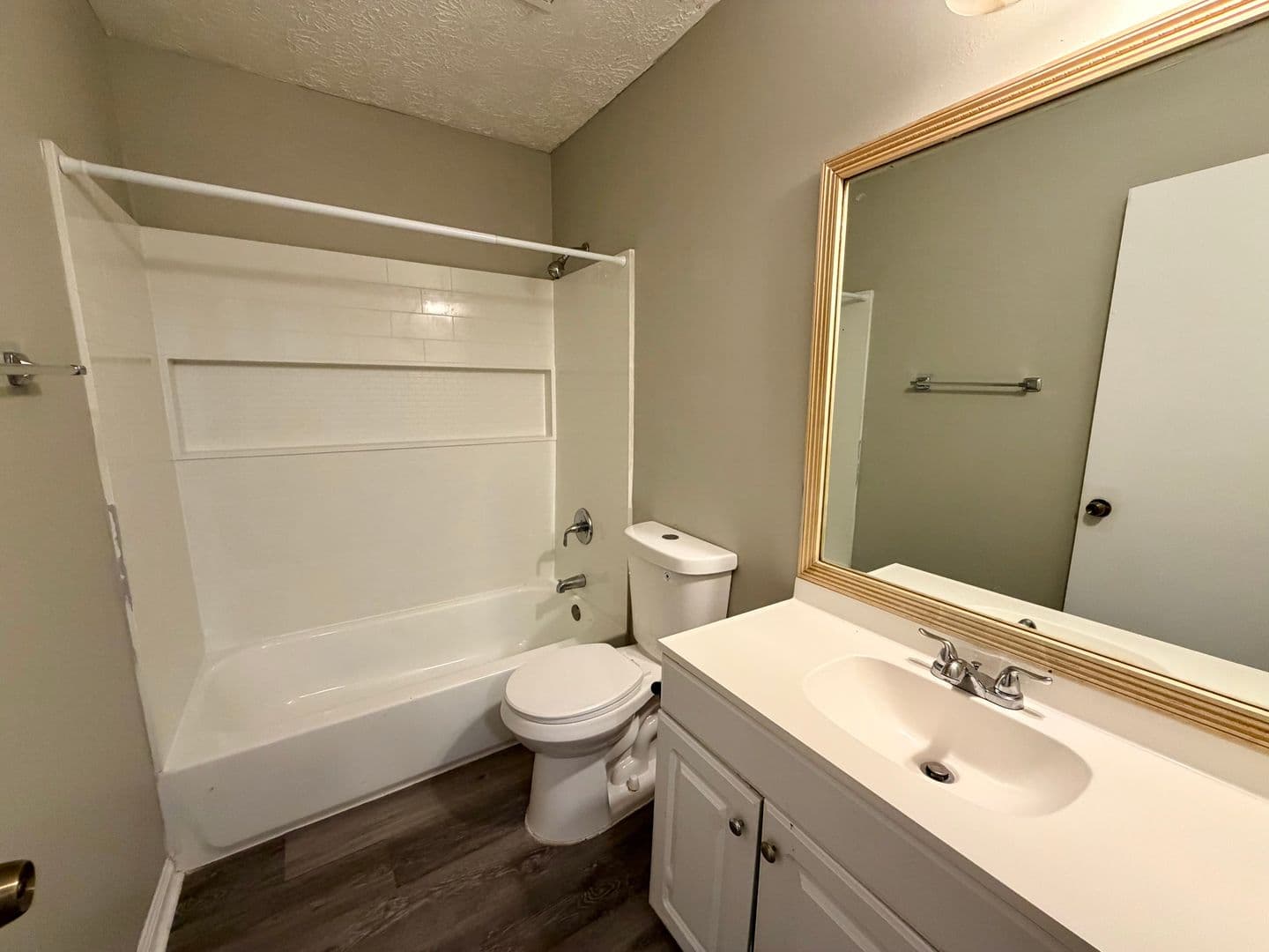 Stockbridge House: 1541 Flat Rock Rd