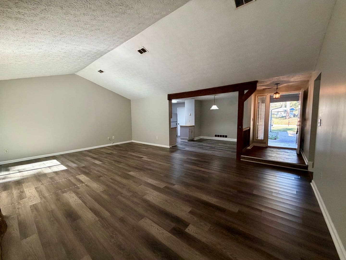 Stockbridge House: 1541 Flat Rock Rd