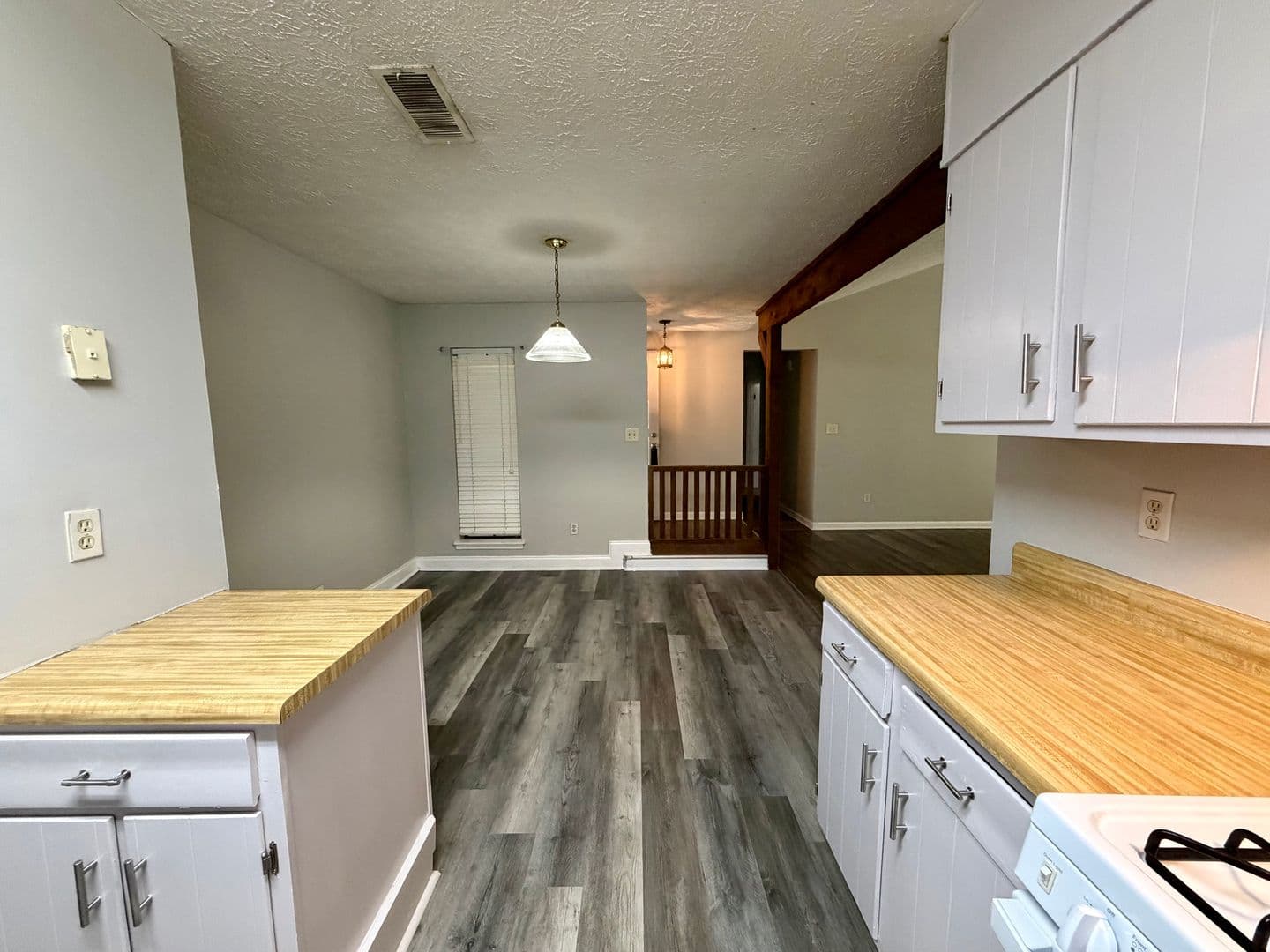 Stockbridge House: 1541 Flat Rock Rd