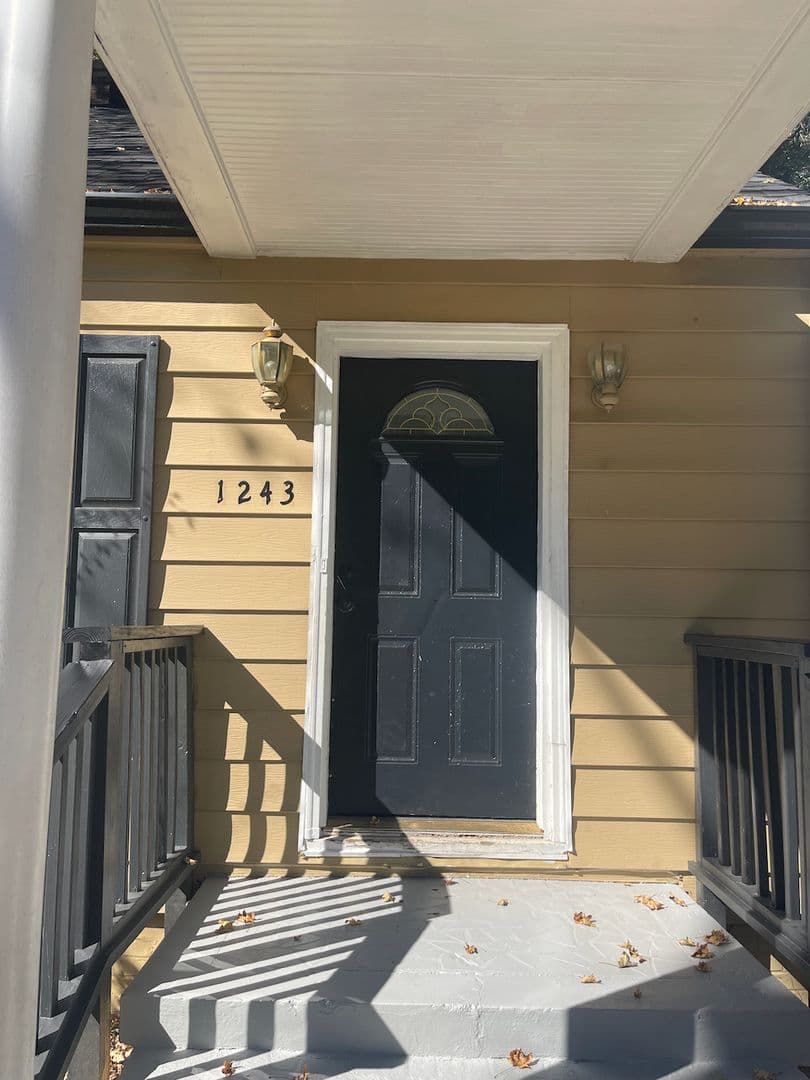 Atlanta House: 1243 Westridge Road