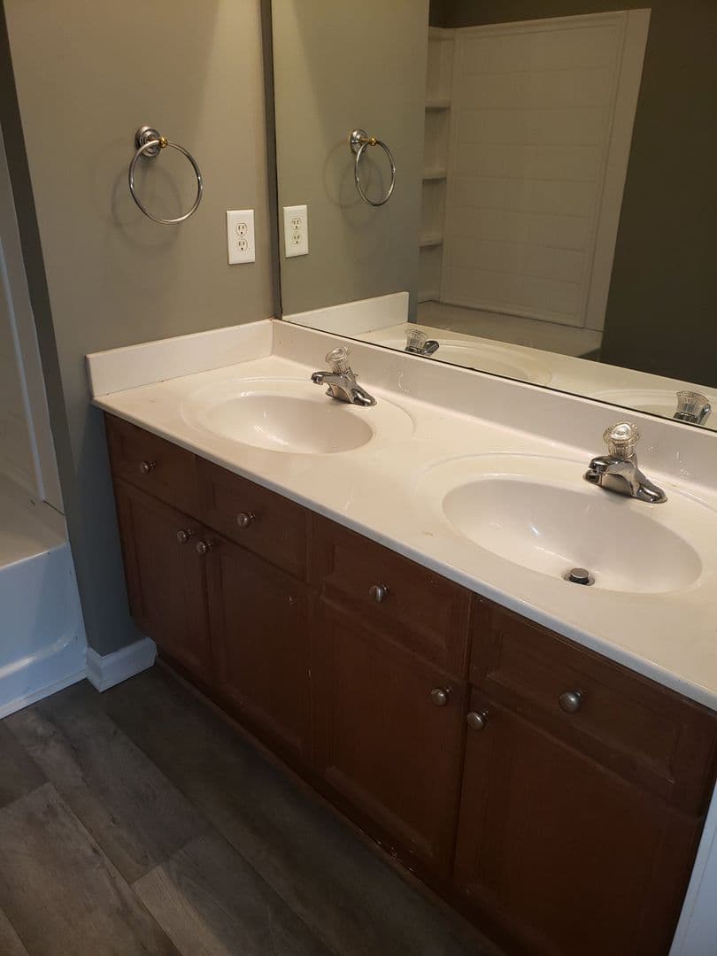 Kennesaw Townhome: 2125 Goldwaite Ct NW #10