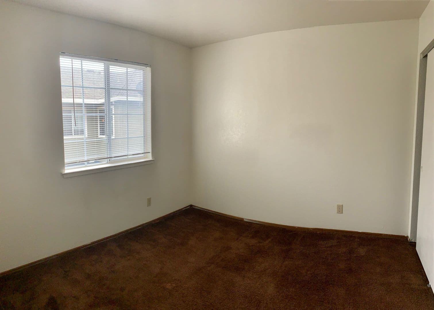 Salinas Apartment: 901-909-917 E. Market St