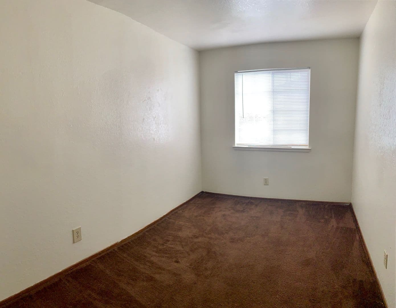 Salinas Apartment: 901-909-917 E. Market St
