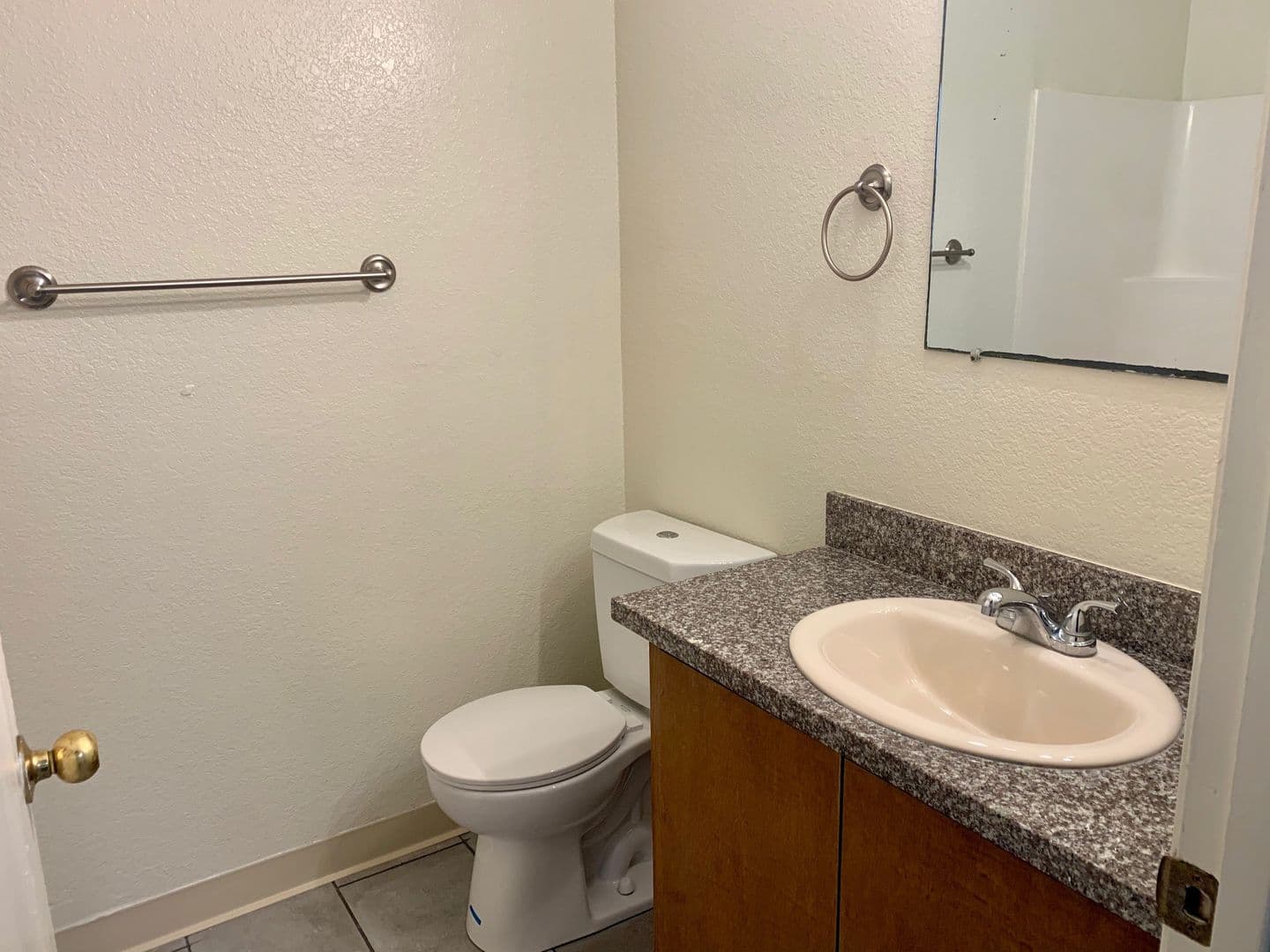 Salinas Apartment: 901-909-917 E. Market St