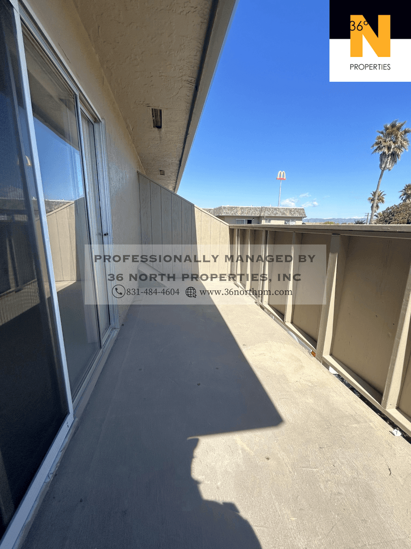 Greenfield Apartment: 923 Walnut Ave
