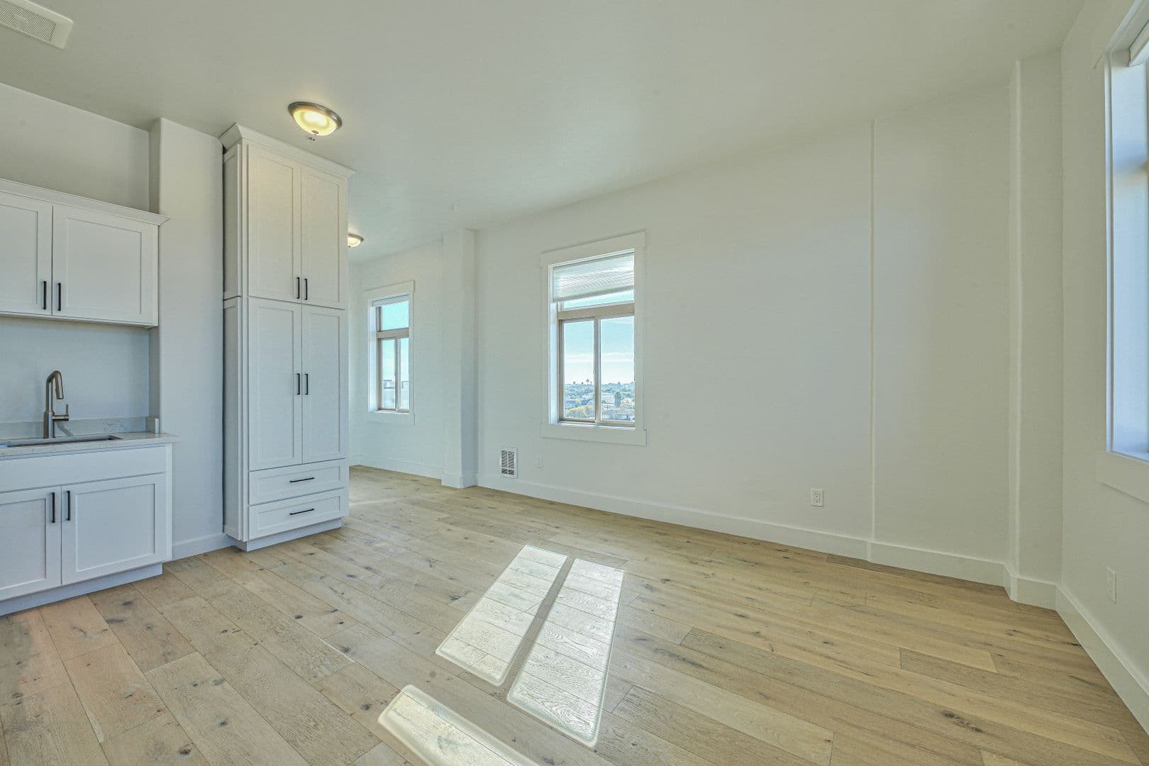Salinas Apartment: 301 Main Street
