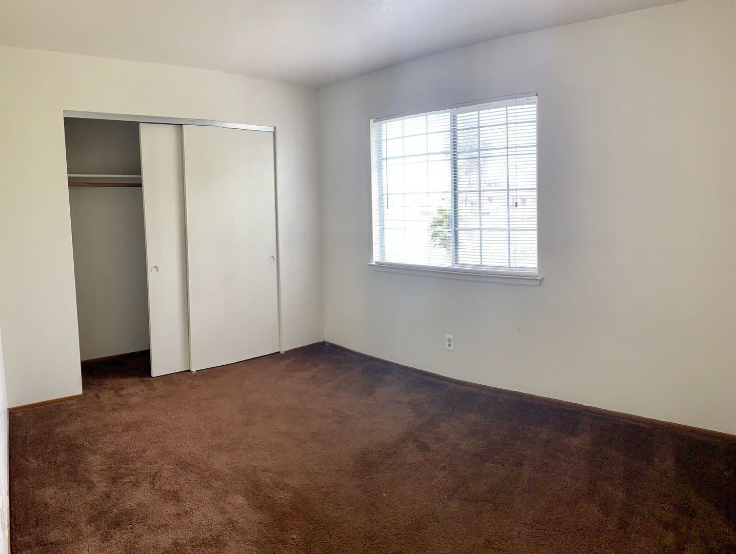 Salinas Apartment: 901-909-917 E. Market St