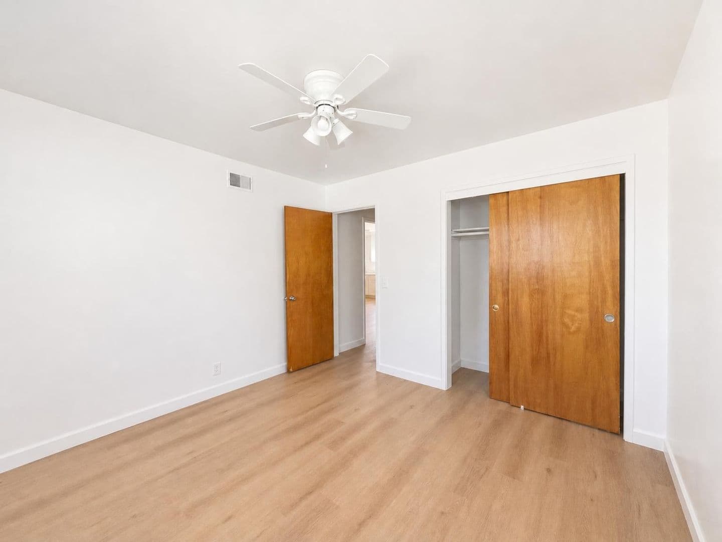 Monterey Apartment: 107, 109 & 111 Seeno St