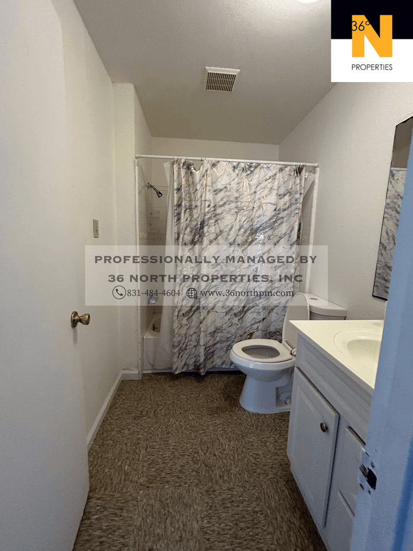 Greenfield Apartment: 923 Walnut Ave