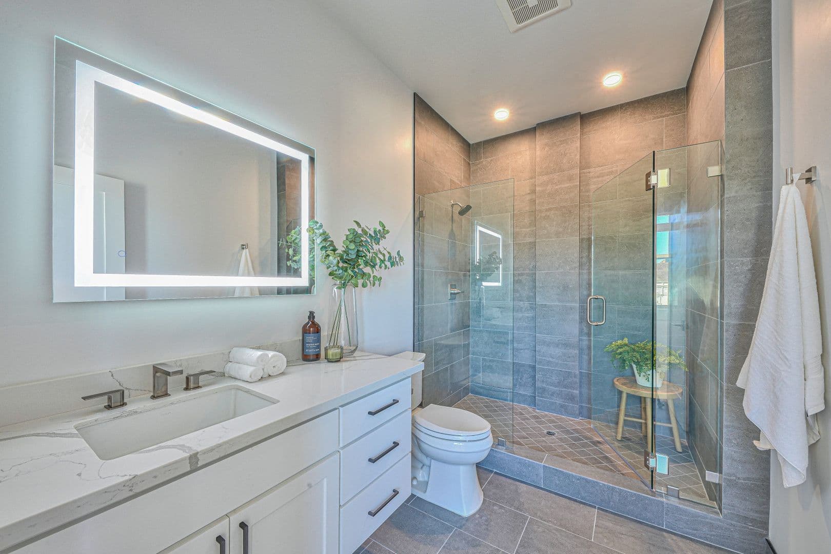 Salinas Apartment: 301 Main Street