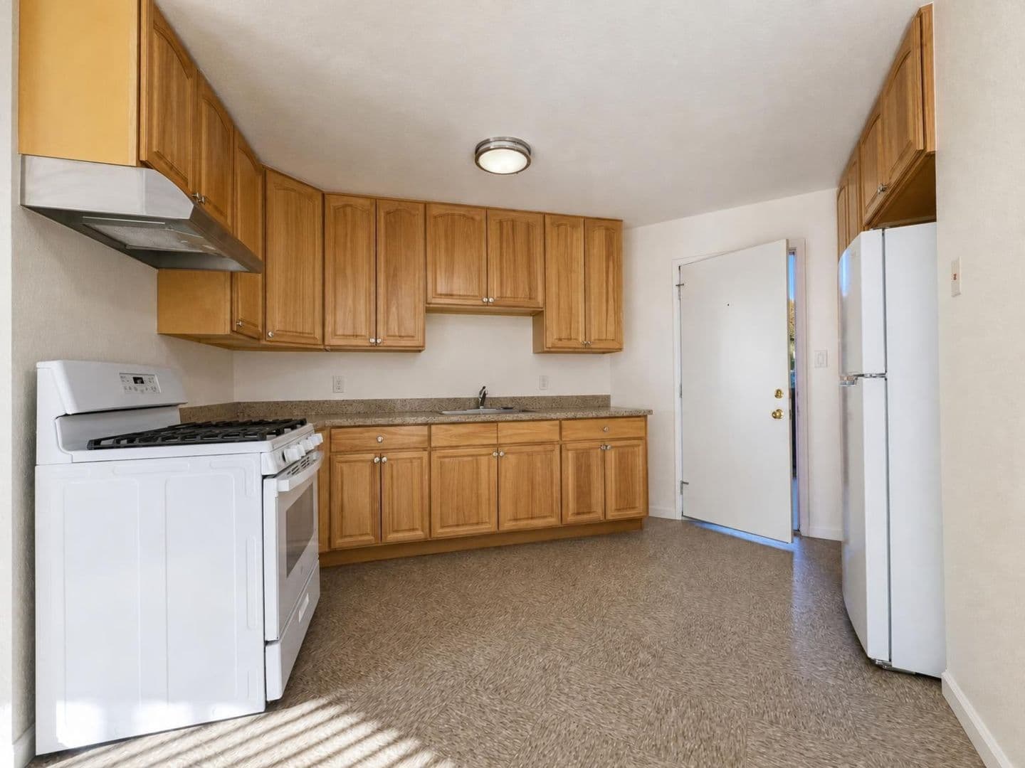 Greenfield Apartment: 923 Walnut Ave