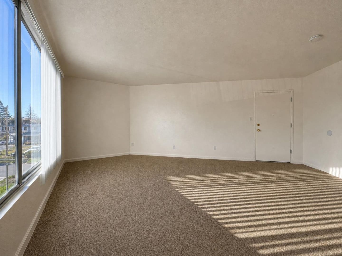 Greenfield Apartment: 923 Walnut Ave