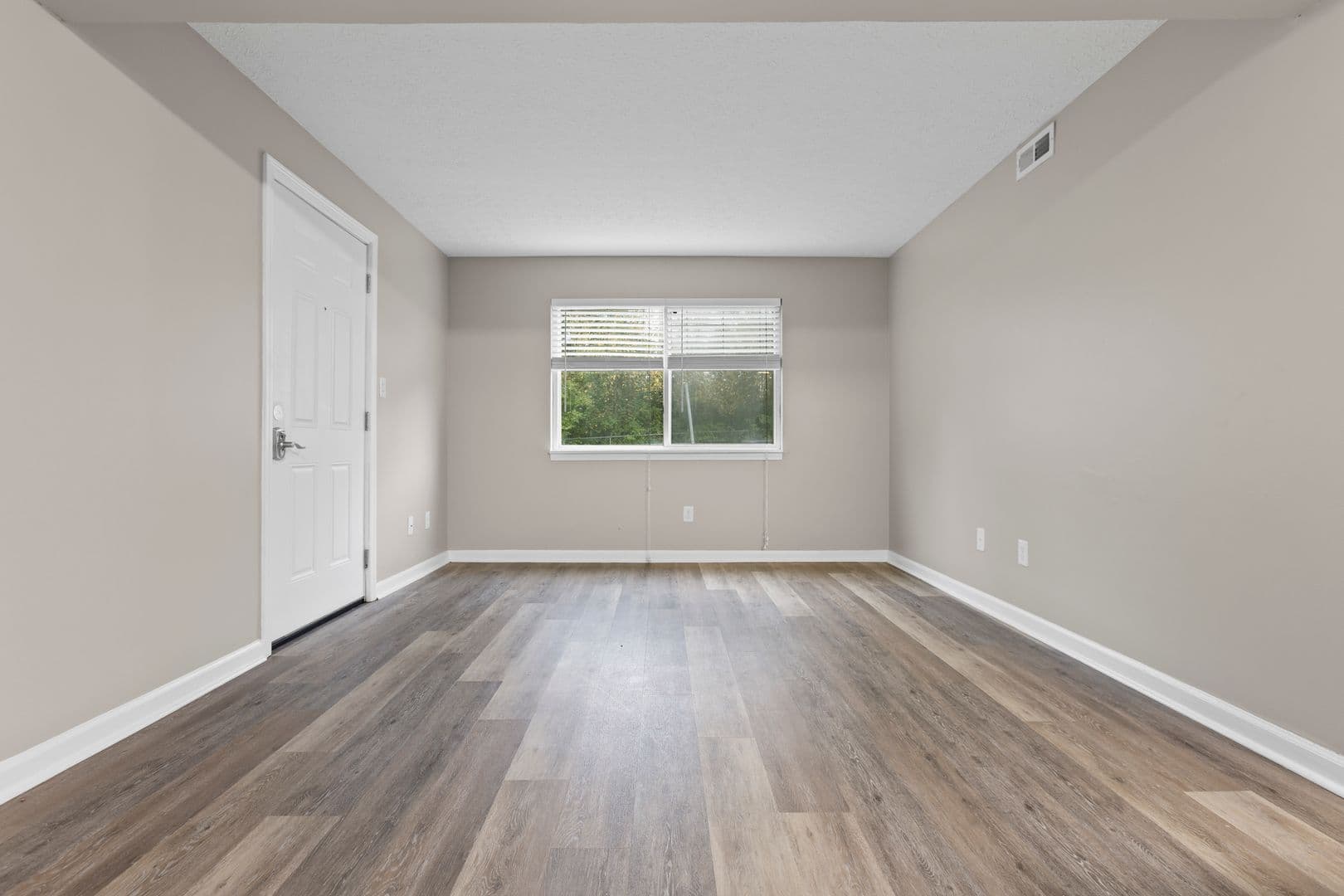 Frankfort House: 315 Bypass Plaza Drive
