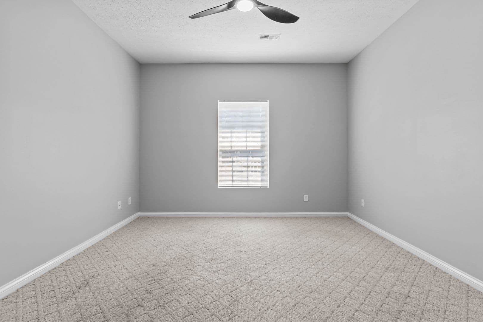 Radcliff House: Red Oak Ct