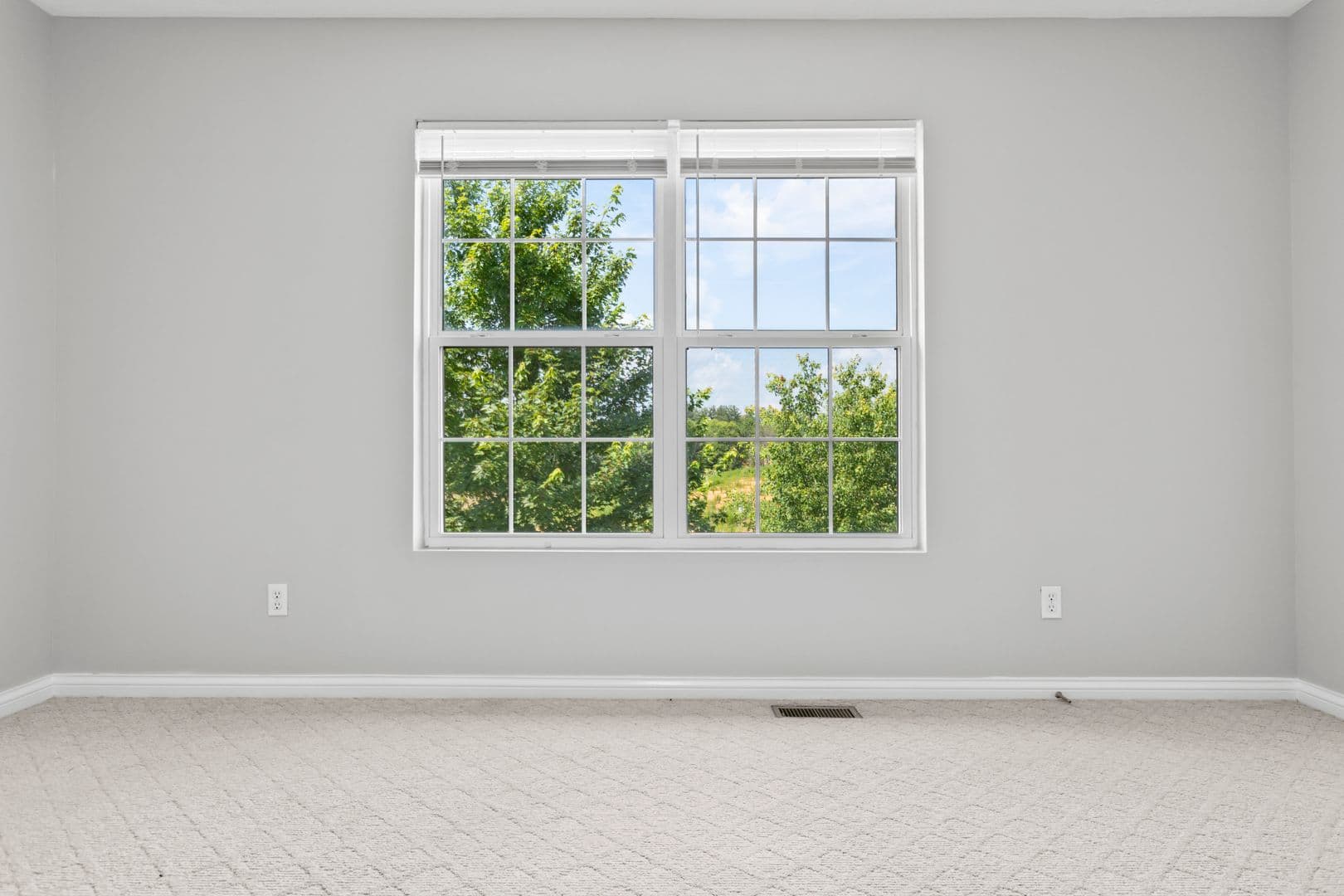 Radcliff House: Red Oak Ct