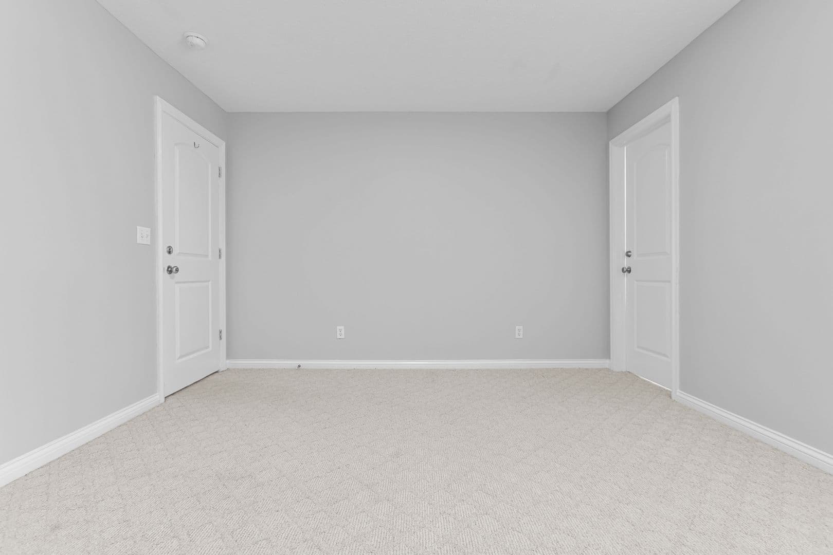 Radcliff House: Red Oak Ct