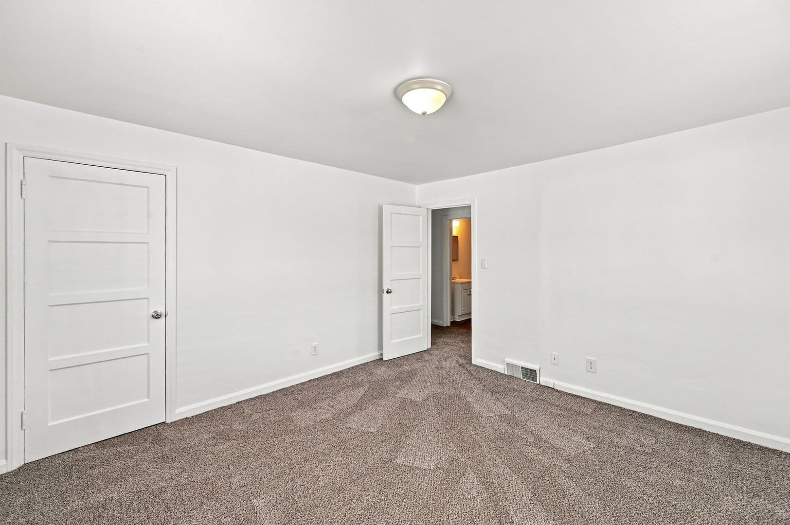 Evansville House: 1717 Lodge Avenue