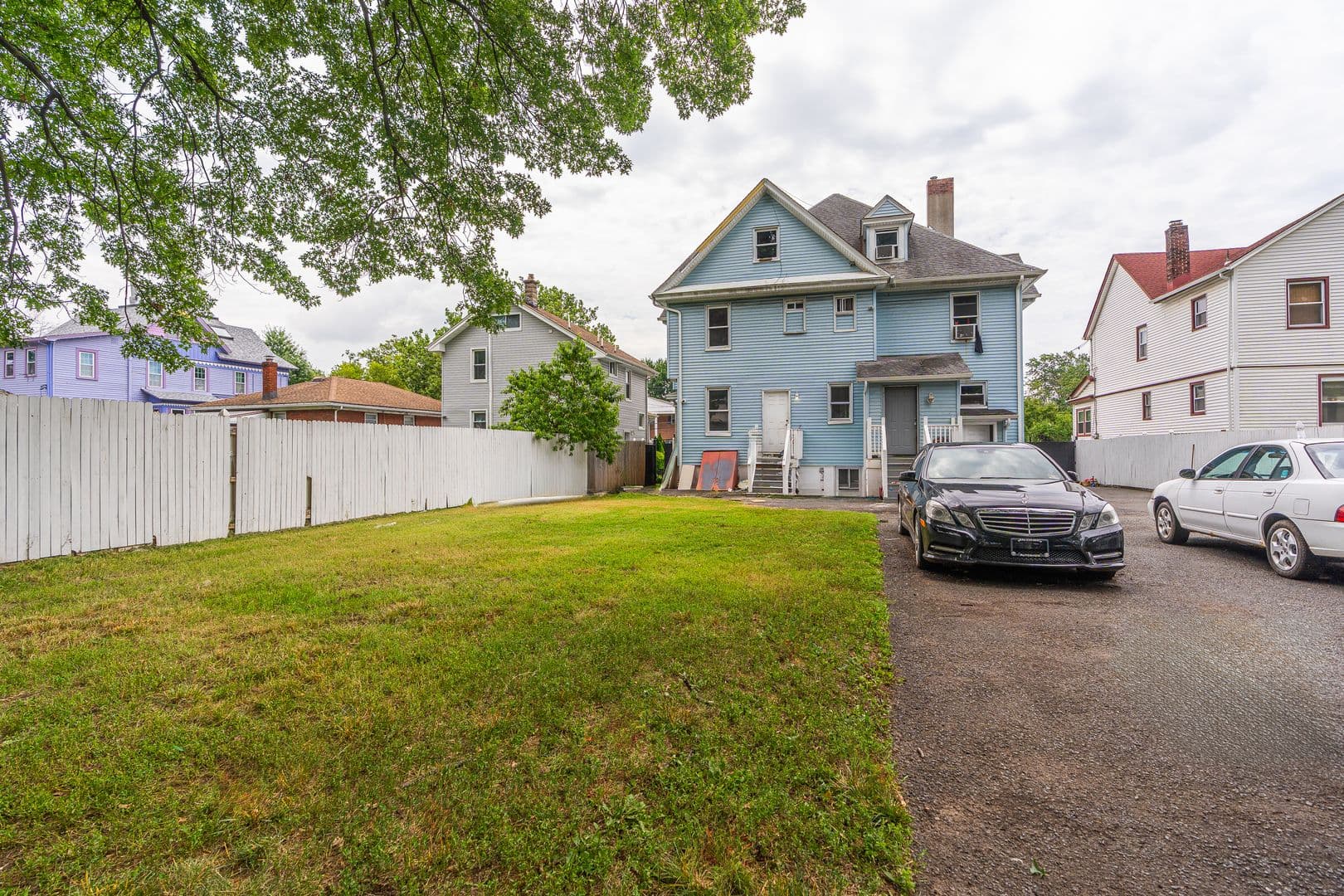 Roselle Apartment: 137-139 East 2nd Avenue