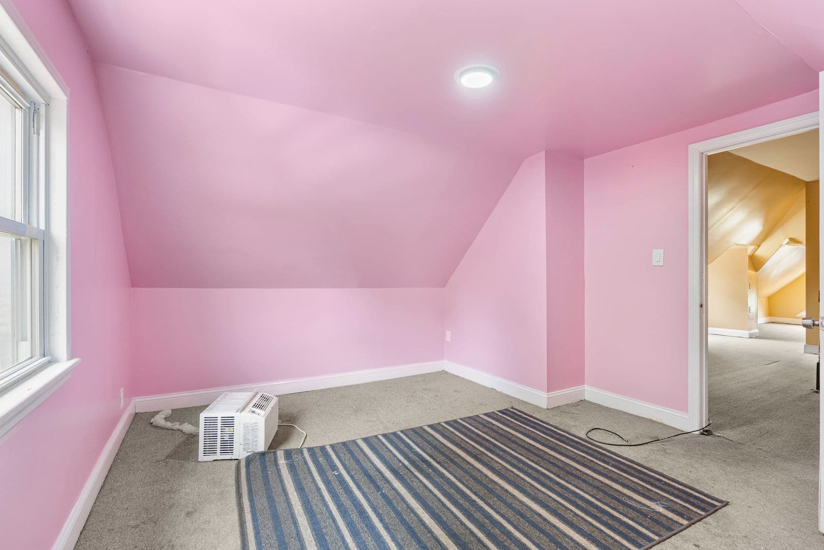 Roselle Apartment: 137-139 East 2nd Avenue
