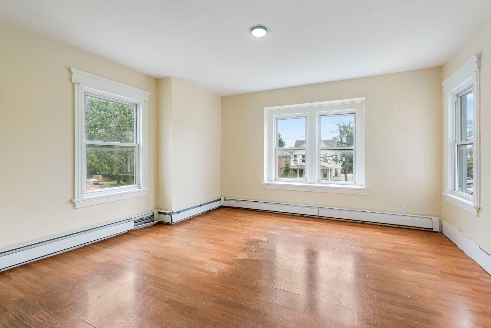 Roselle Apartment: 137-139 East 2nd Avenue