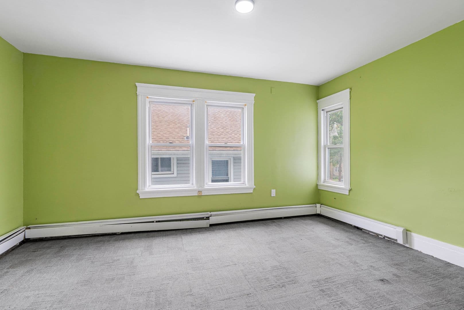 Roselle Apartment: 137-139 East 2nd Avenue