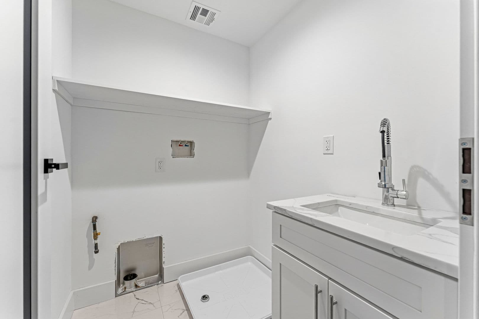 Linden Townhome: 512 Knopf St - 512 Knopf St