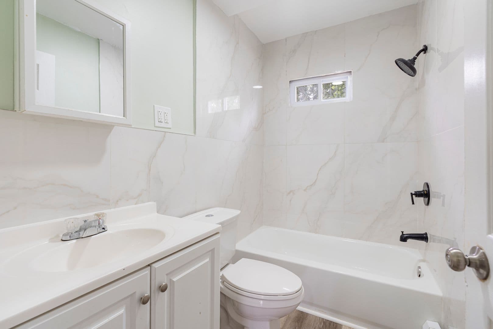 Roselle Apartment: 137-139 East 2nd Avenue