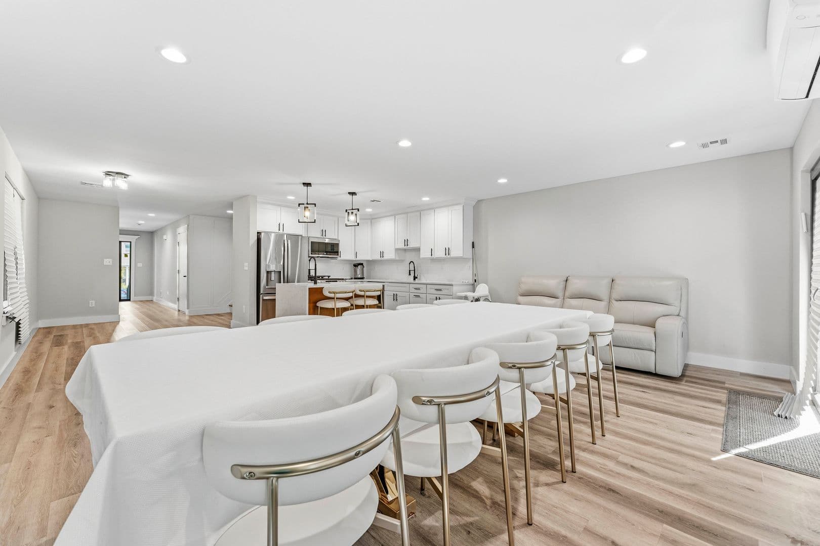 Linden Townhome: 512 Knopf St - 512 Knopf St