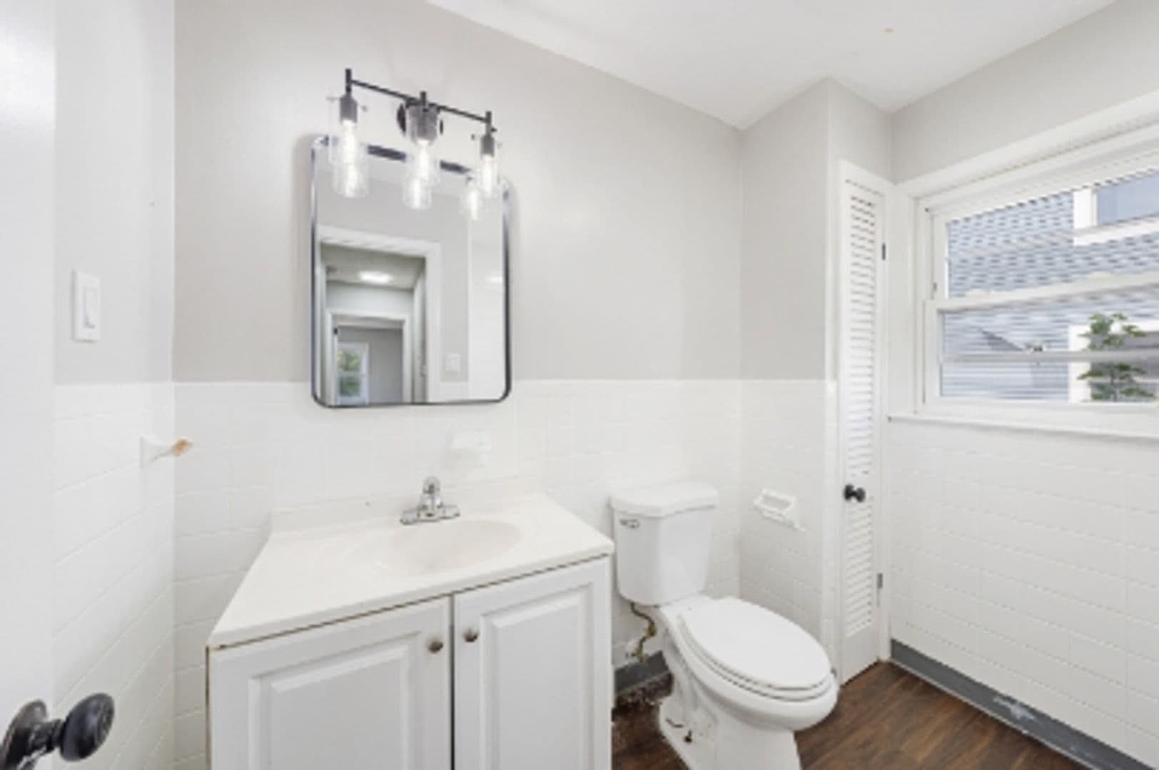 Linden Apartment: 1213 Roselle Street