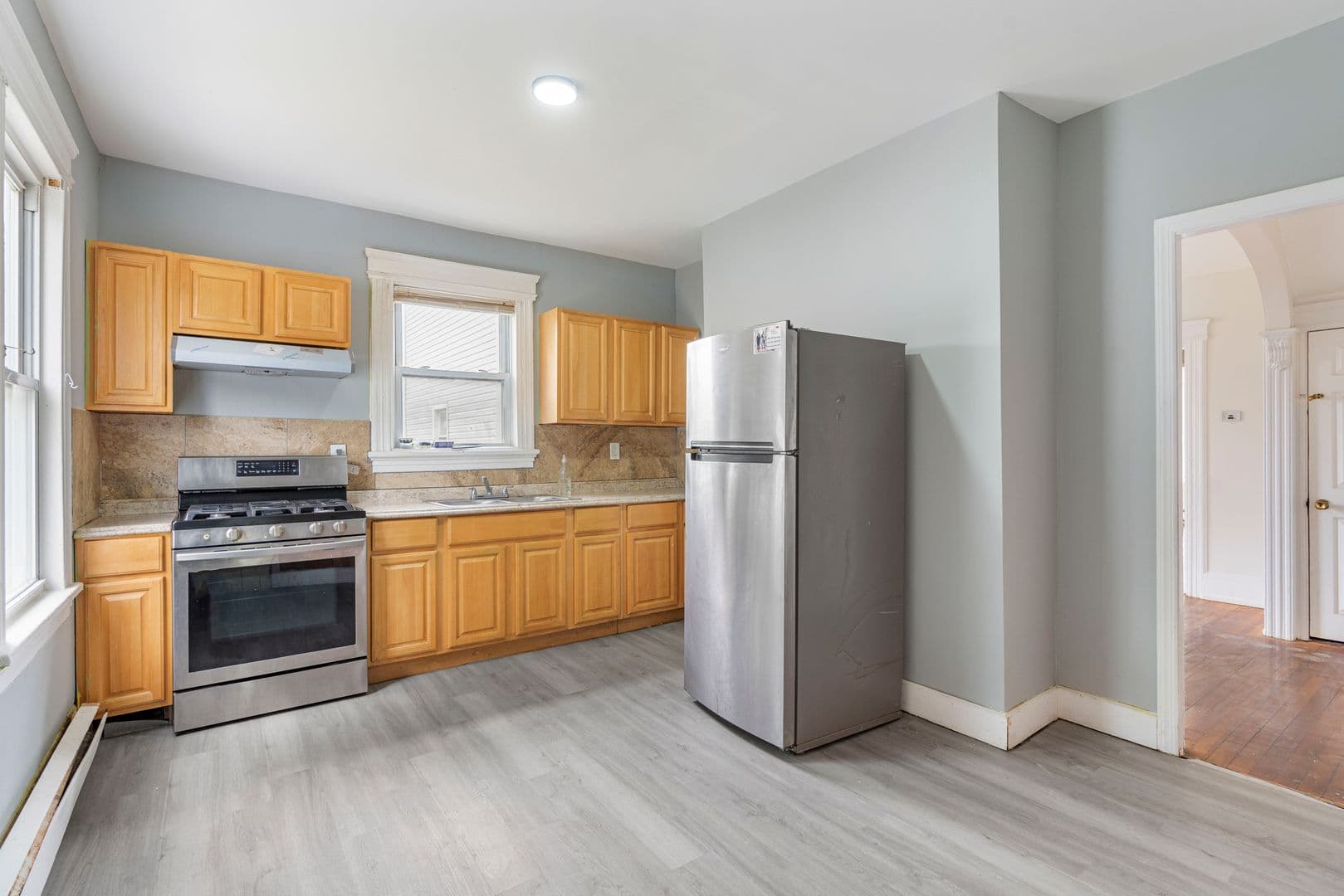 Roselle Apartment: 137-139 East 2nd Avenue