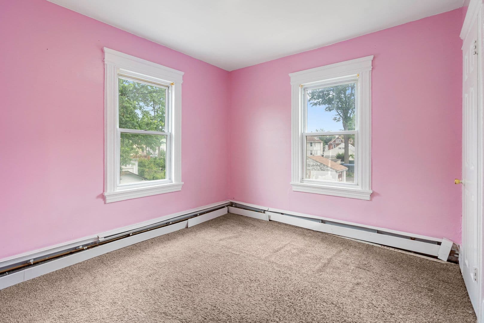 Roselle Apartment: 137-139 East 2nd Avenue