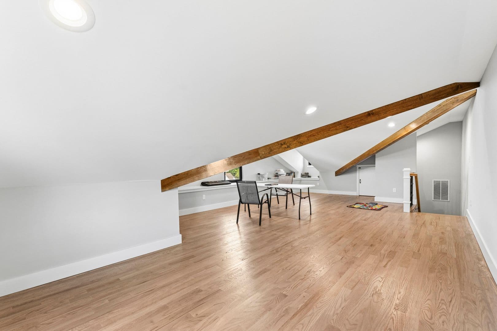 Linden Townhome: 512 Knopf St - 512 Knopf St