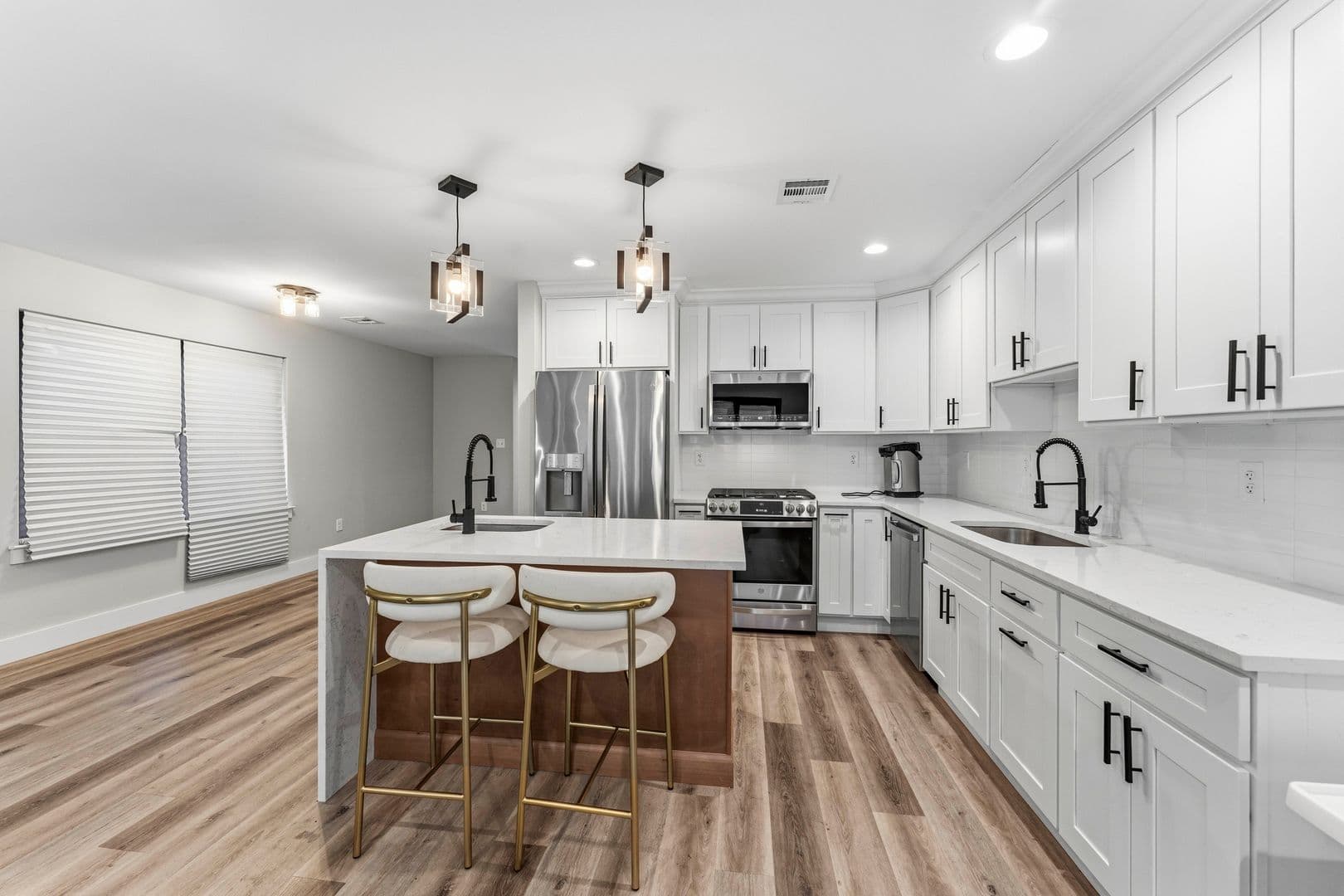 Linden Townhome: 512 Knopf St - 512 Knopf St