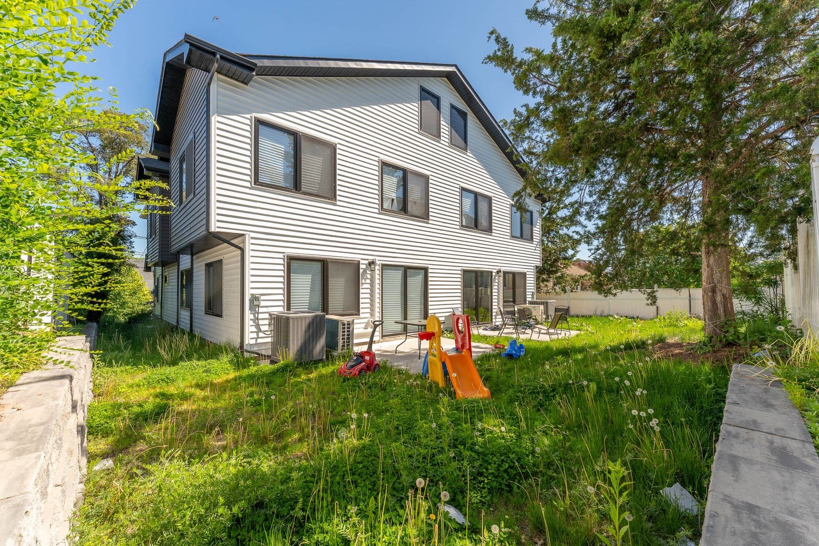 Linden Townhome: 512 Knopf St - 512 Knopf St