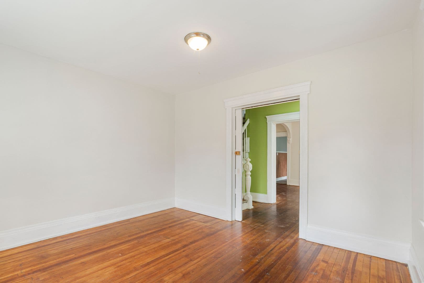 Roselle Apartment: 137-139 East 2nd Avenue