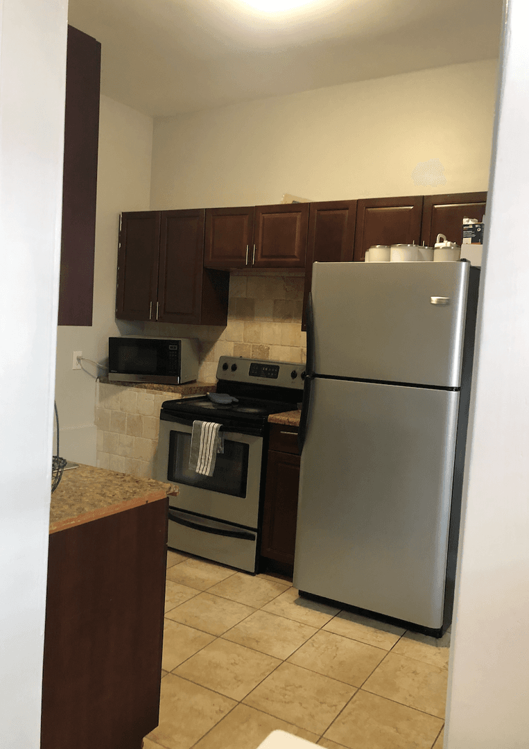 Savannah Apartment: 3 West 36th Street