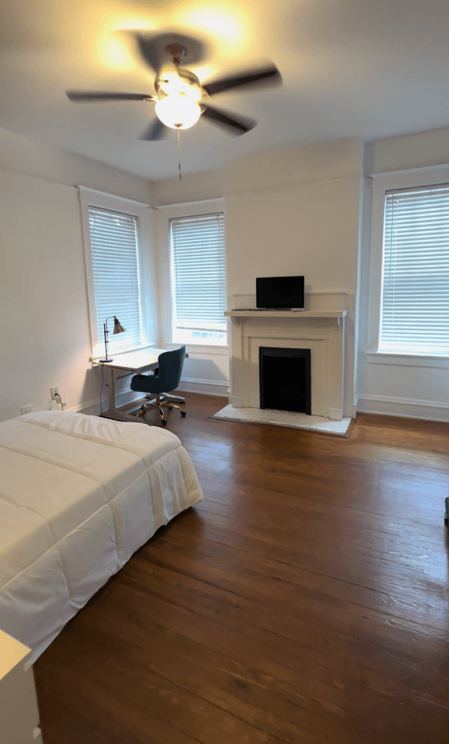 Savannah Apartment: 3 West 36th Street